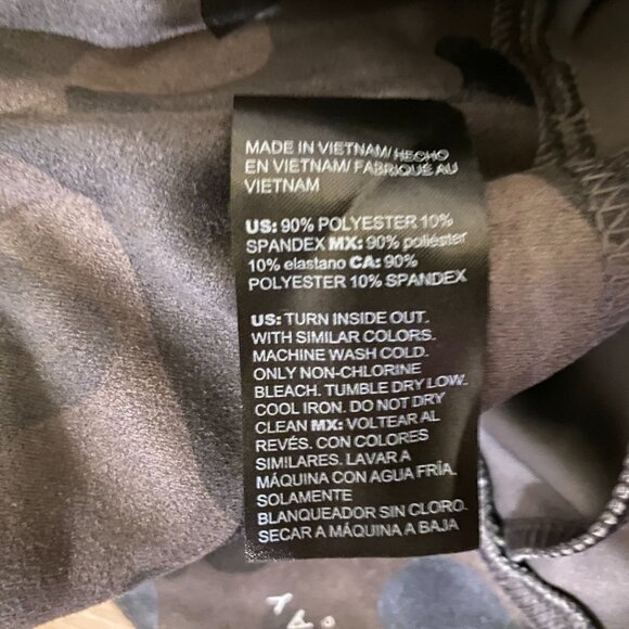 WHBM Camo Print Runway Legging Size 12L - Picture 8 of 13